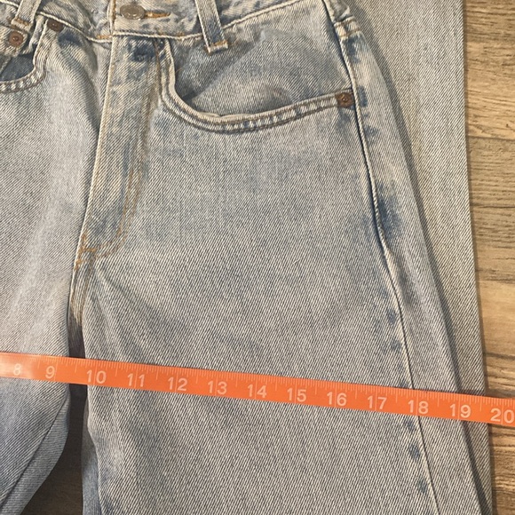 Vintage LEVIS Classic Light Blue Women's Jeans - Picture 10 of 16